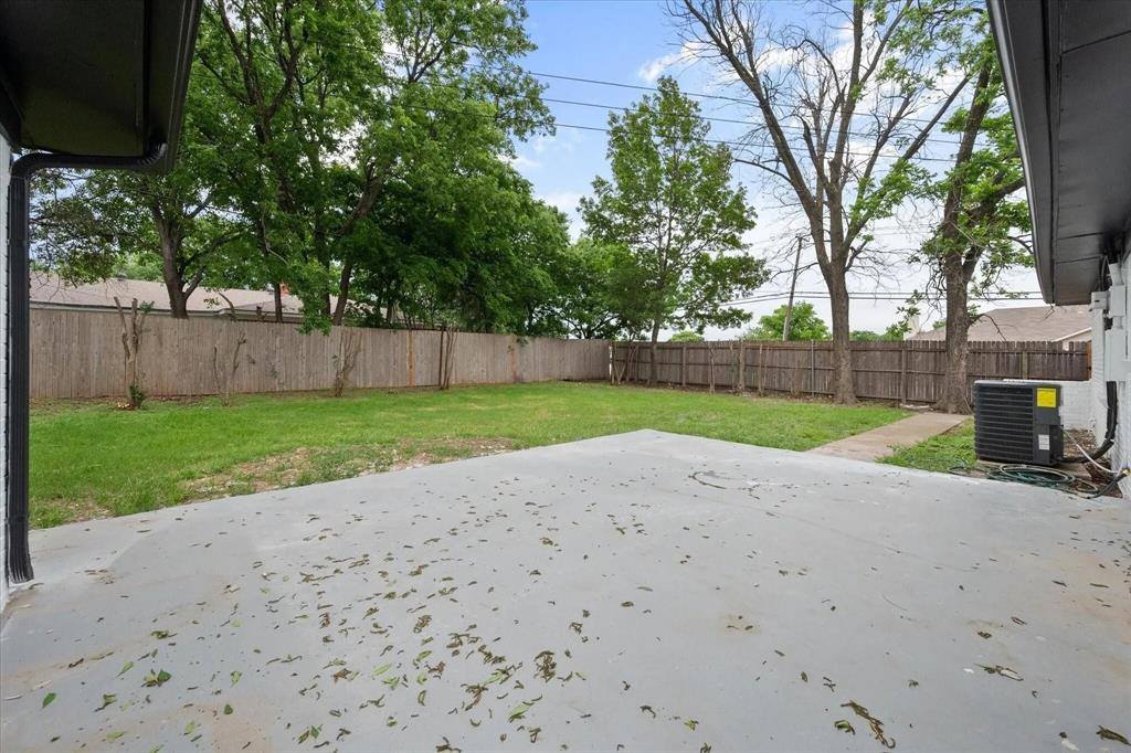 7821 Regency Lane, Fort Worth, TX 76134