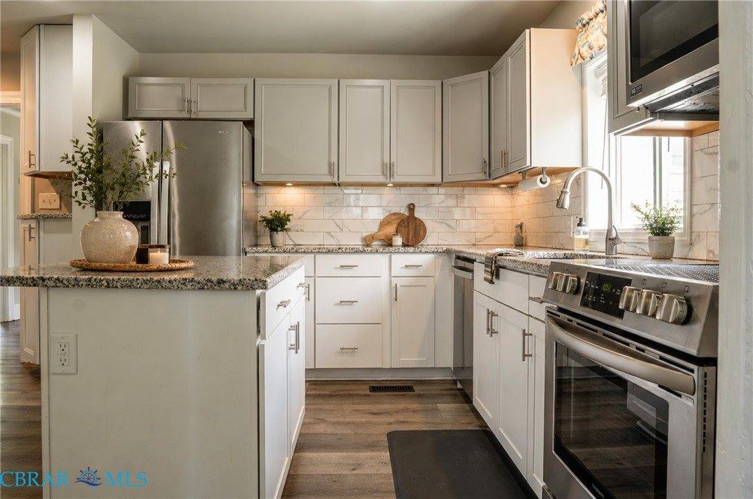 8798 Guinea Road, Hayes, VA 23072