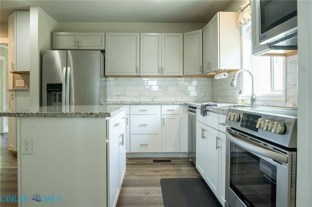 8798 Guinea Road, Hayes, VA 23072