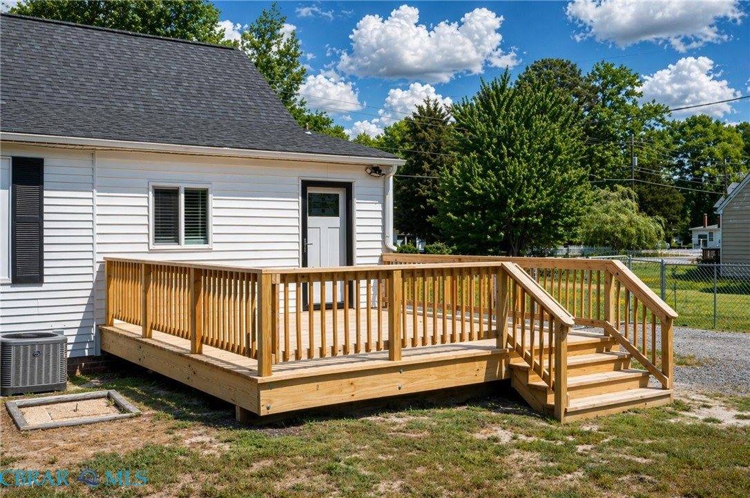 8798 Guinea Road, Hayes, VA 23072