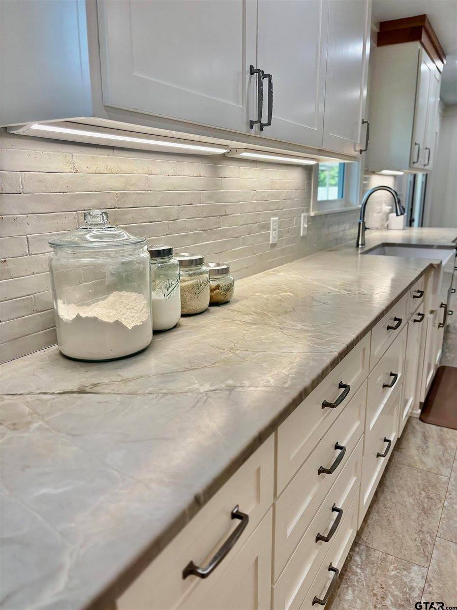 516 Dartmouth Dr., Tyler, TX 75701