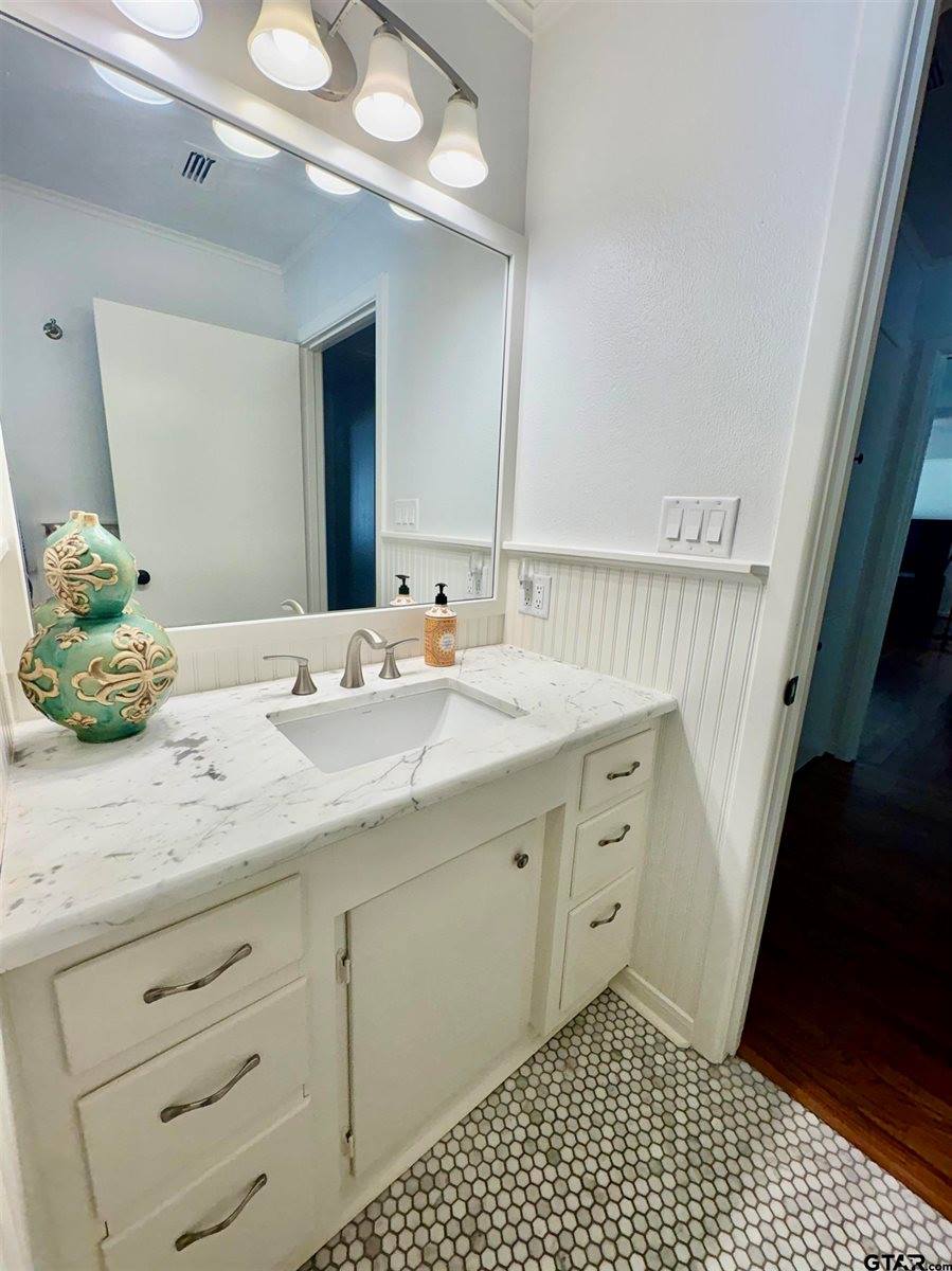 516 Dartmouth Dr., Tyler, TX 75701