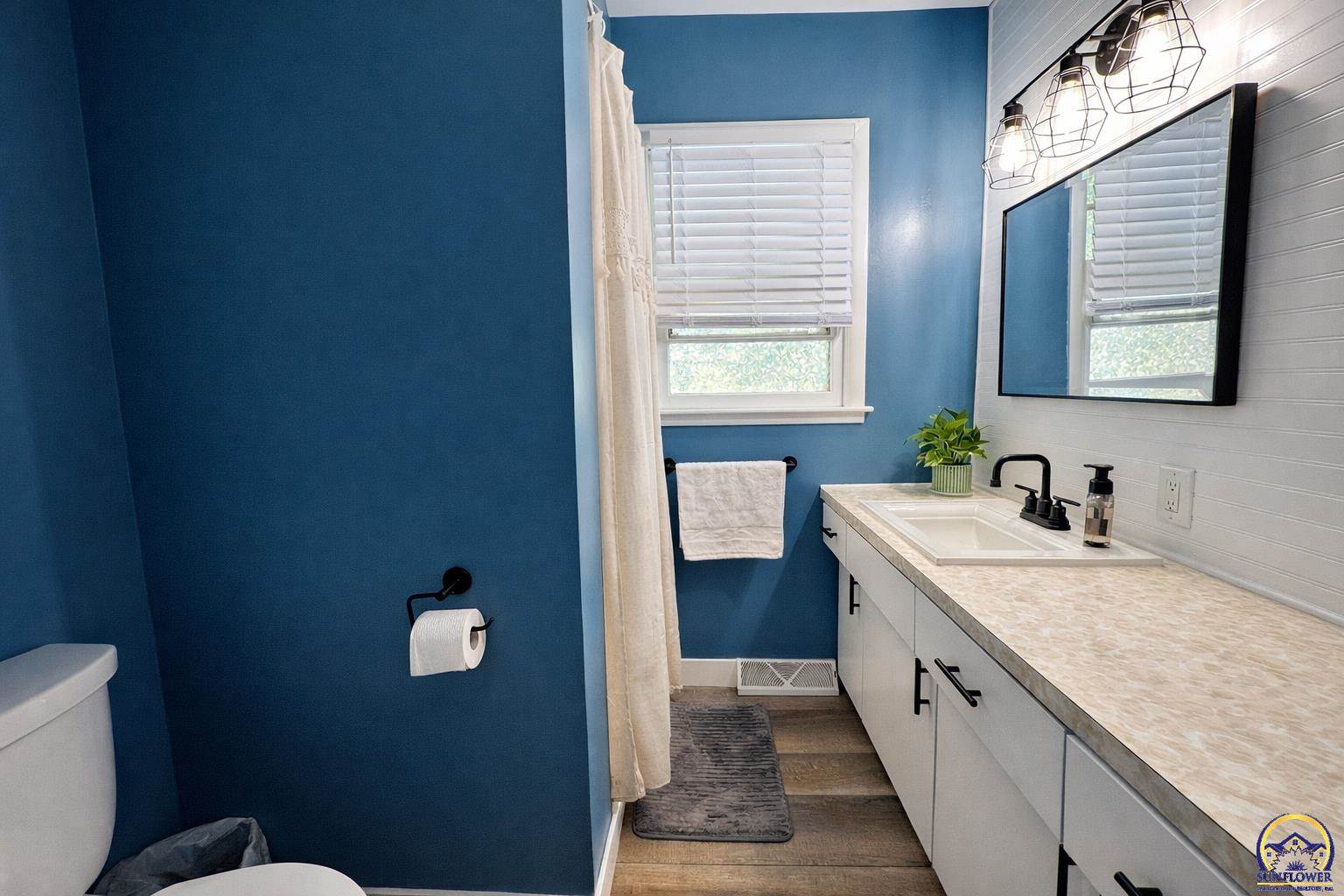 3711 SE California AVE, Topeka, KS 66609