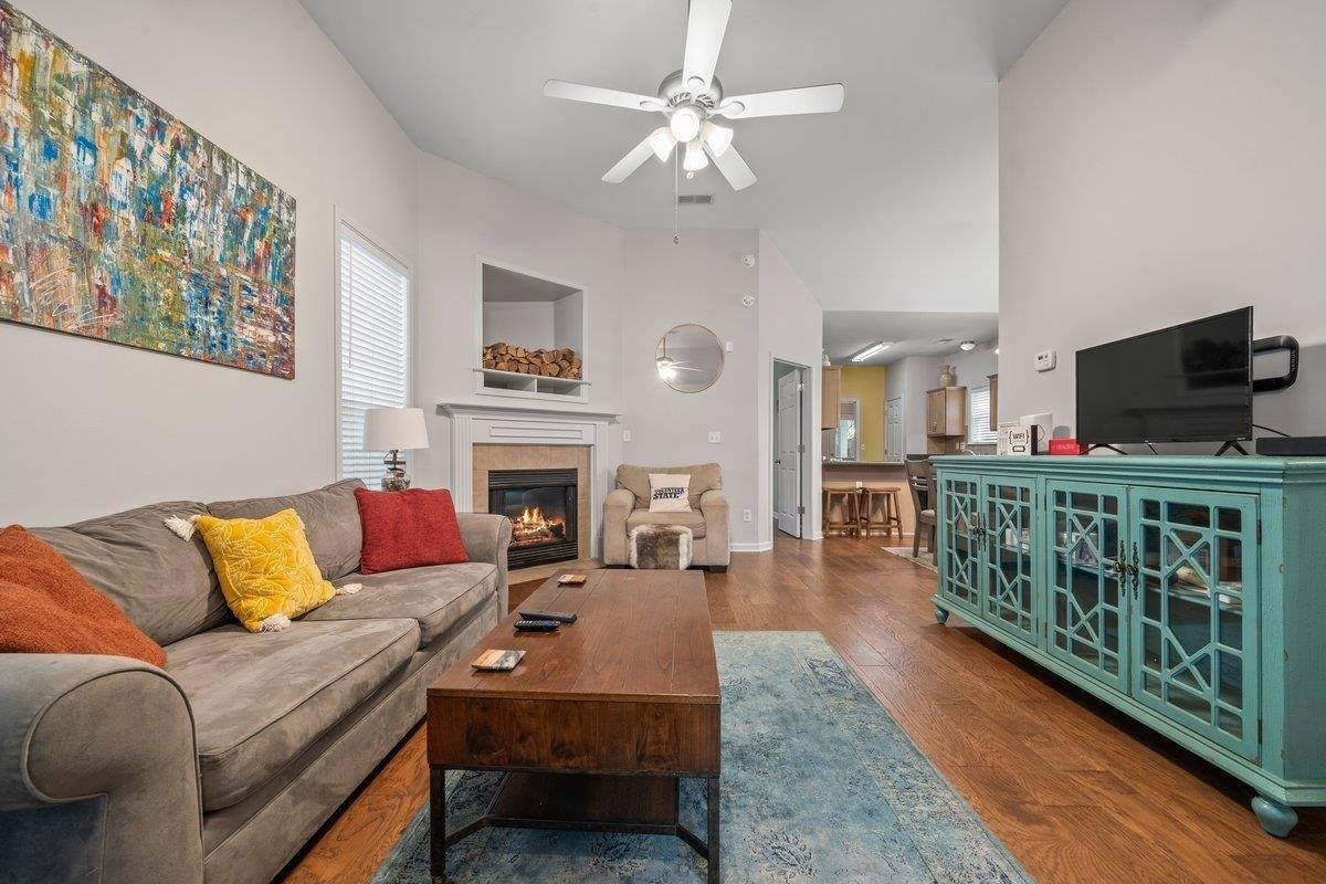 1416 Island Town Dr, Memphis, TN 38103