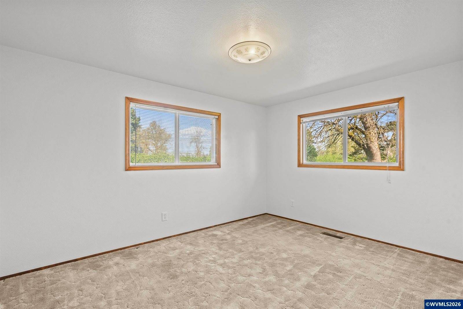 38565 Robinson Dr, Scio, OR 97374