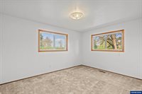 38565 Robinson Dr, Scio, OR 97374