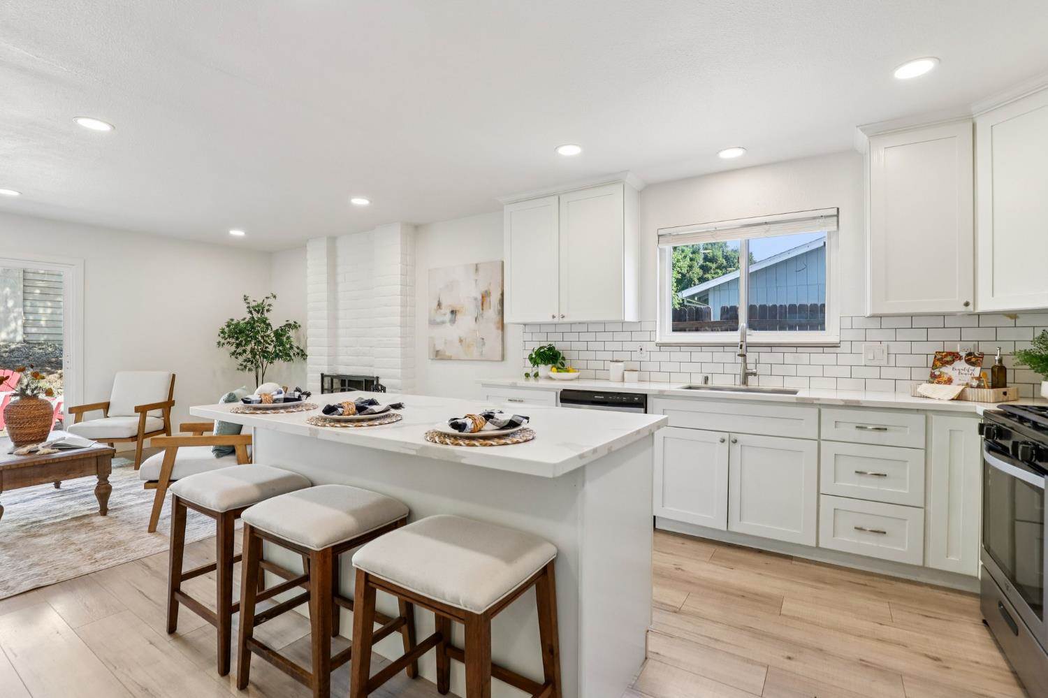 8321 Villaview Drive, Citrus Heights, CA 95621