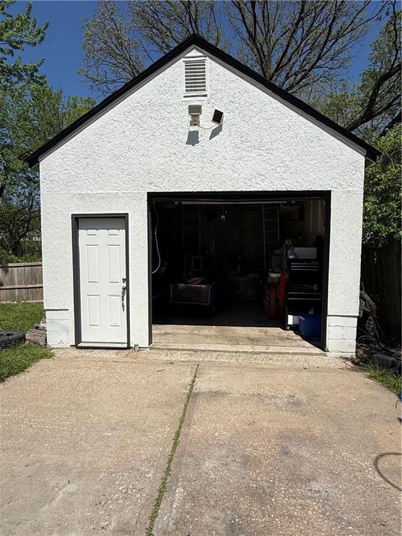 704 East Hayward Avenue, Independence, MO 64050