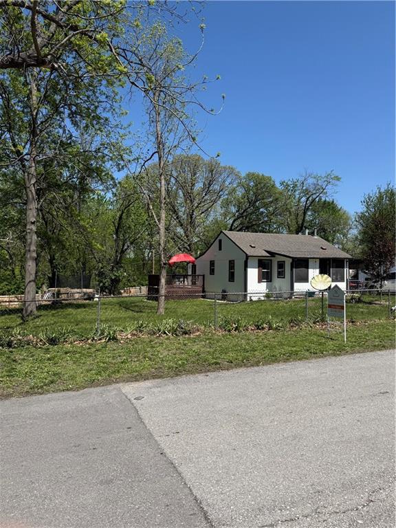 704 East Hayward Avenue, Independence, MO 64050