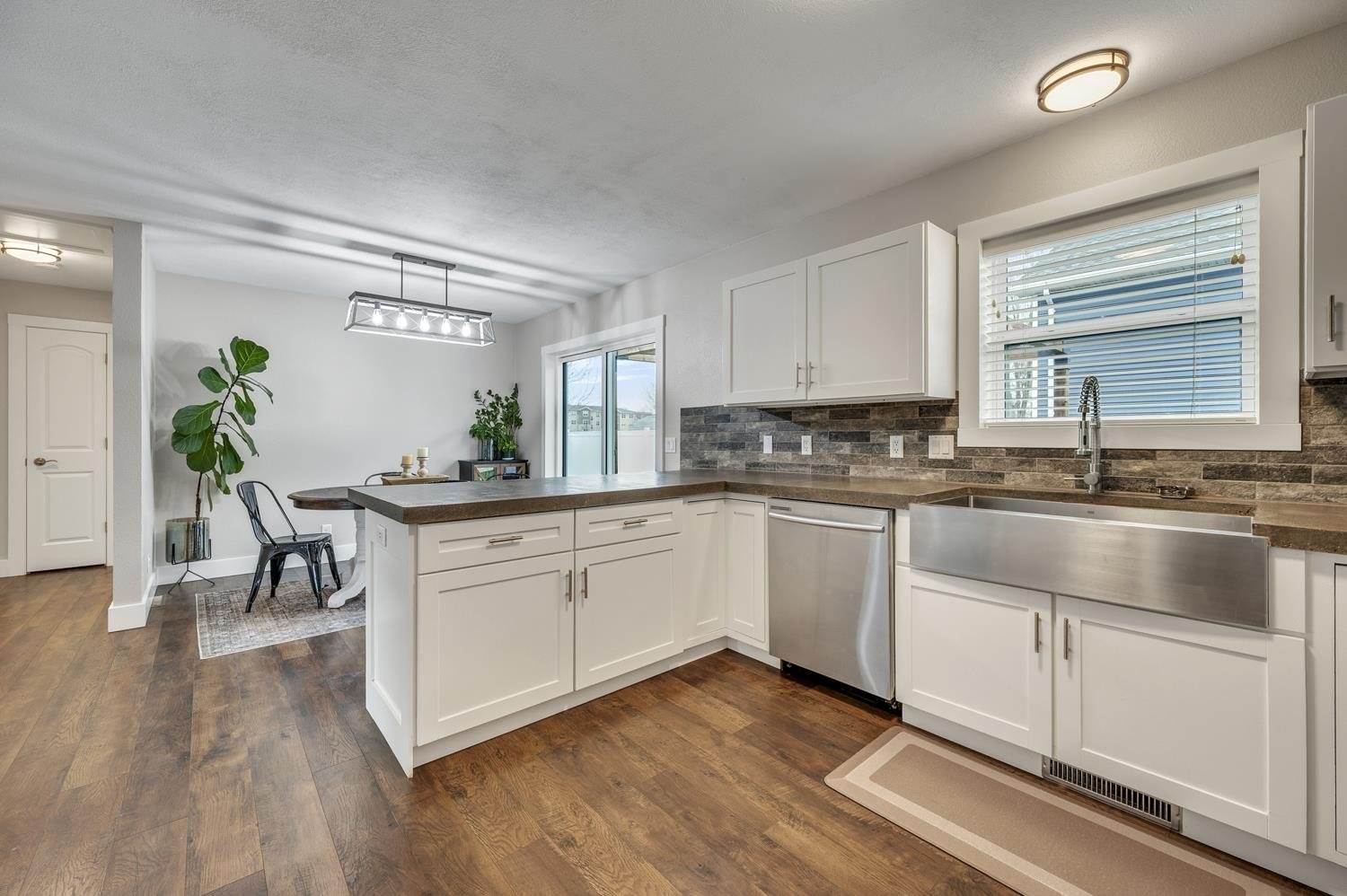 2220 30Th, Spirit Lake, IA 51360