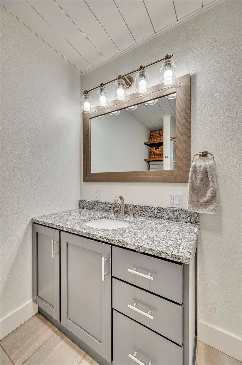 2220 30Th, Spirit Lake, IA 51360