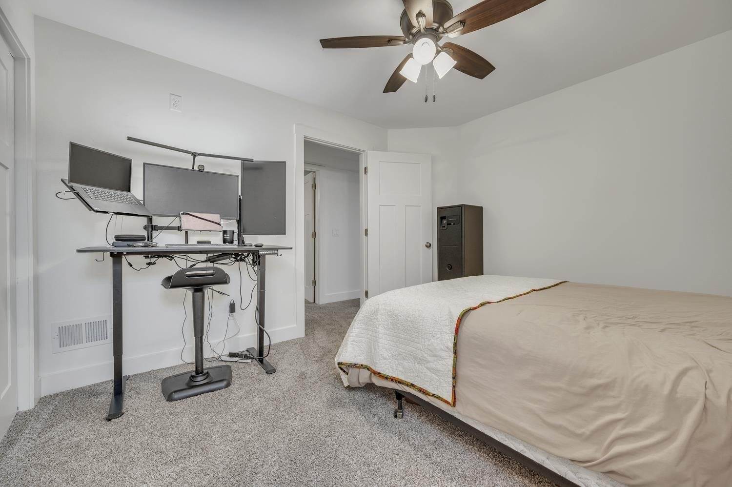 2220 30Th, Spirit Lake, IA 51360