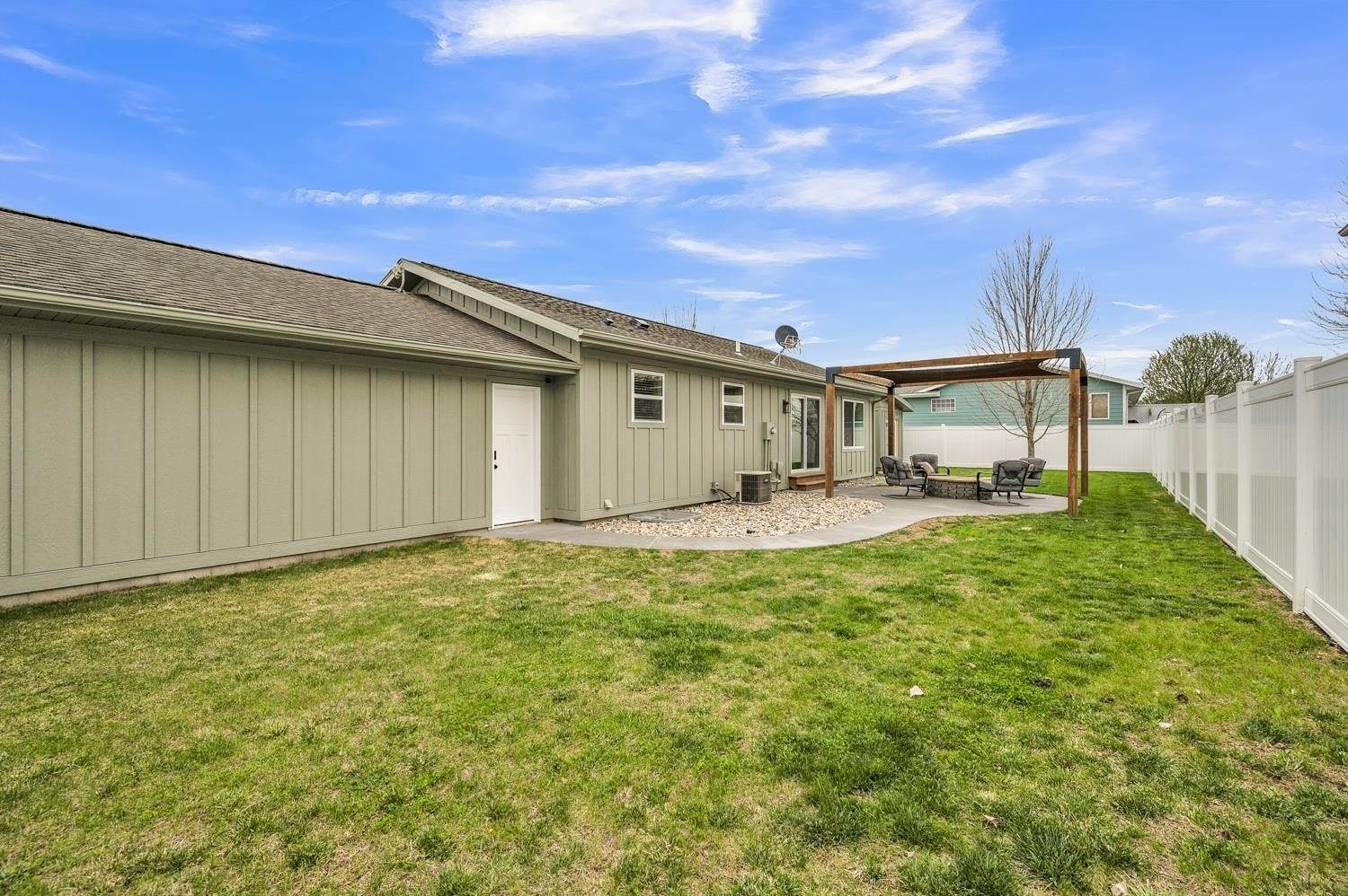 2220 30Th, Spirit Lake, IA 51360