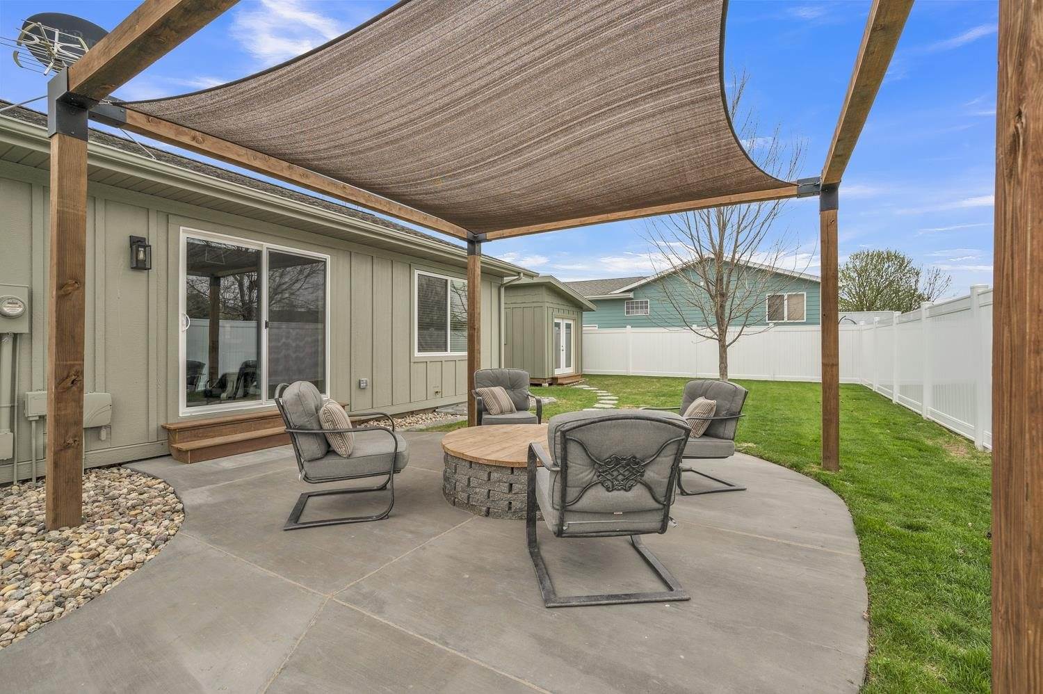 2220 30Th, Spirit Lake, IA 51360