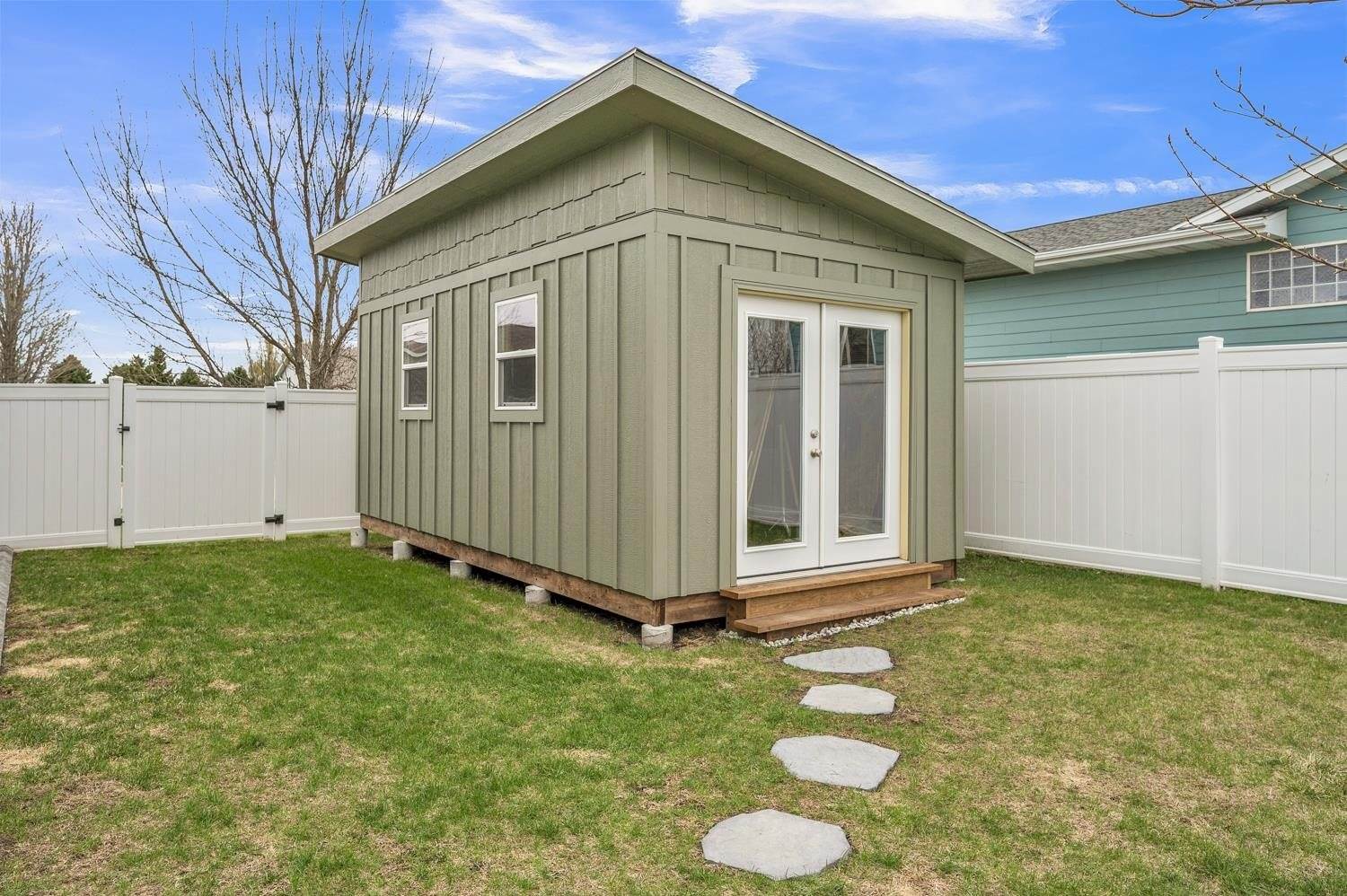 2220 30Th, Spirit Lake, IA 51360