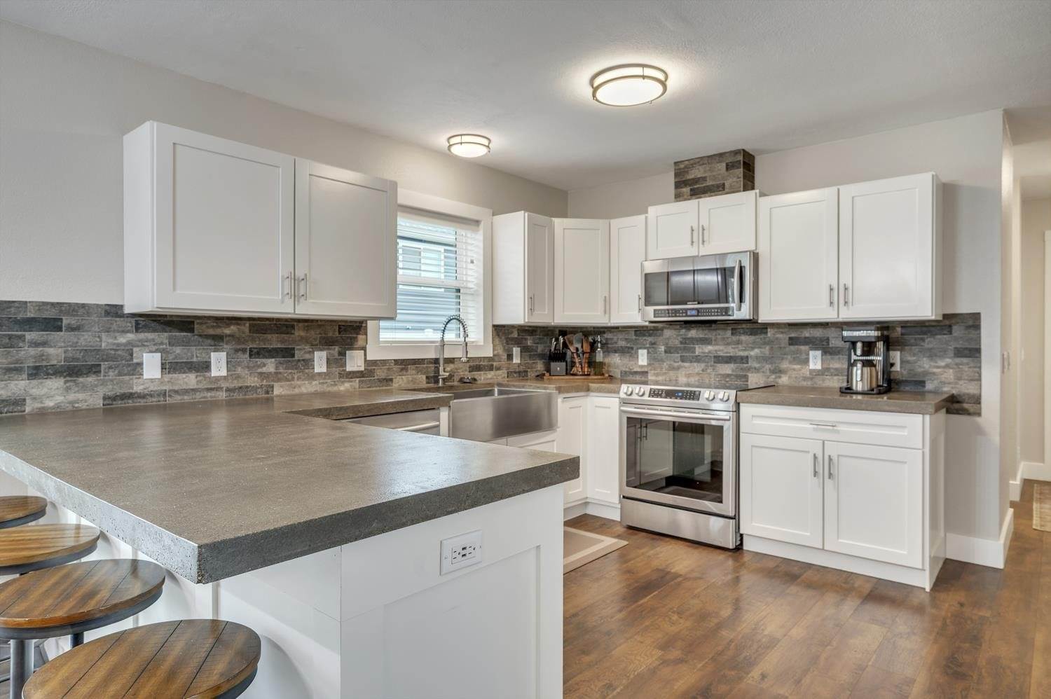 2220 30Th, Spirit Lake, IA 51360