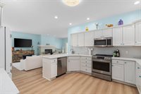 7211 Henry, Middleton, WI 53562