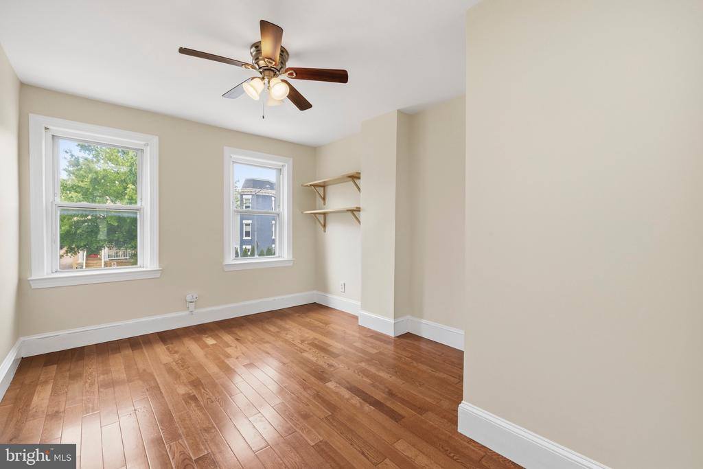 925 8TH Street NE, Washington, DC 20002