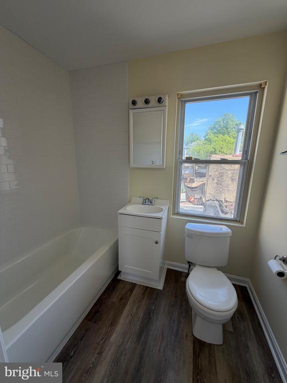 925 8TH Street NE, Washington, DC 20002