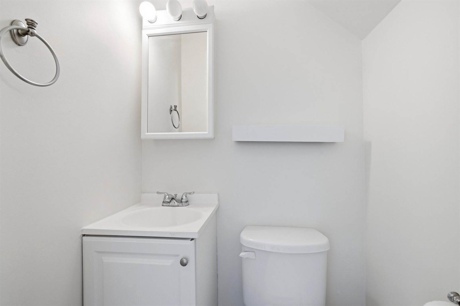 925 8TH Street NE, Washington, DC 20002