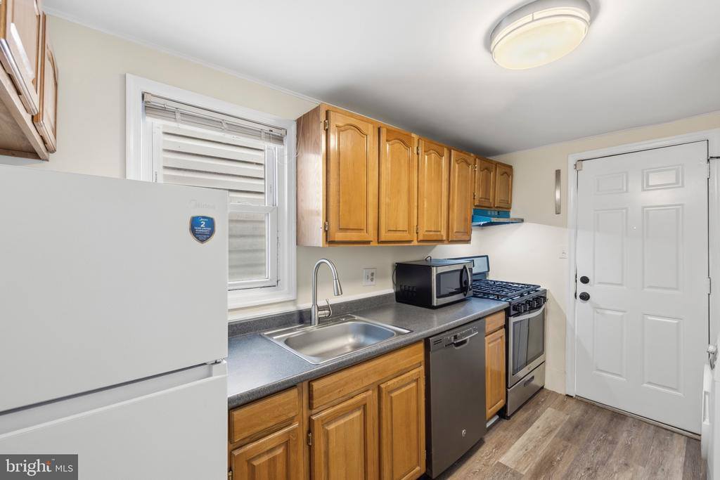 925 8TH Street NE, Washington, DC 20002