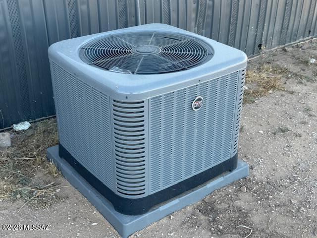 7270 North Razorback Road, Tucson, AZ 85743