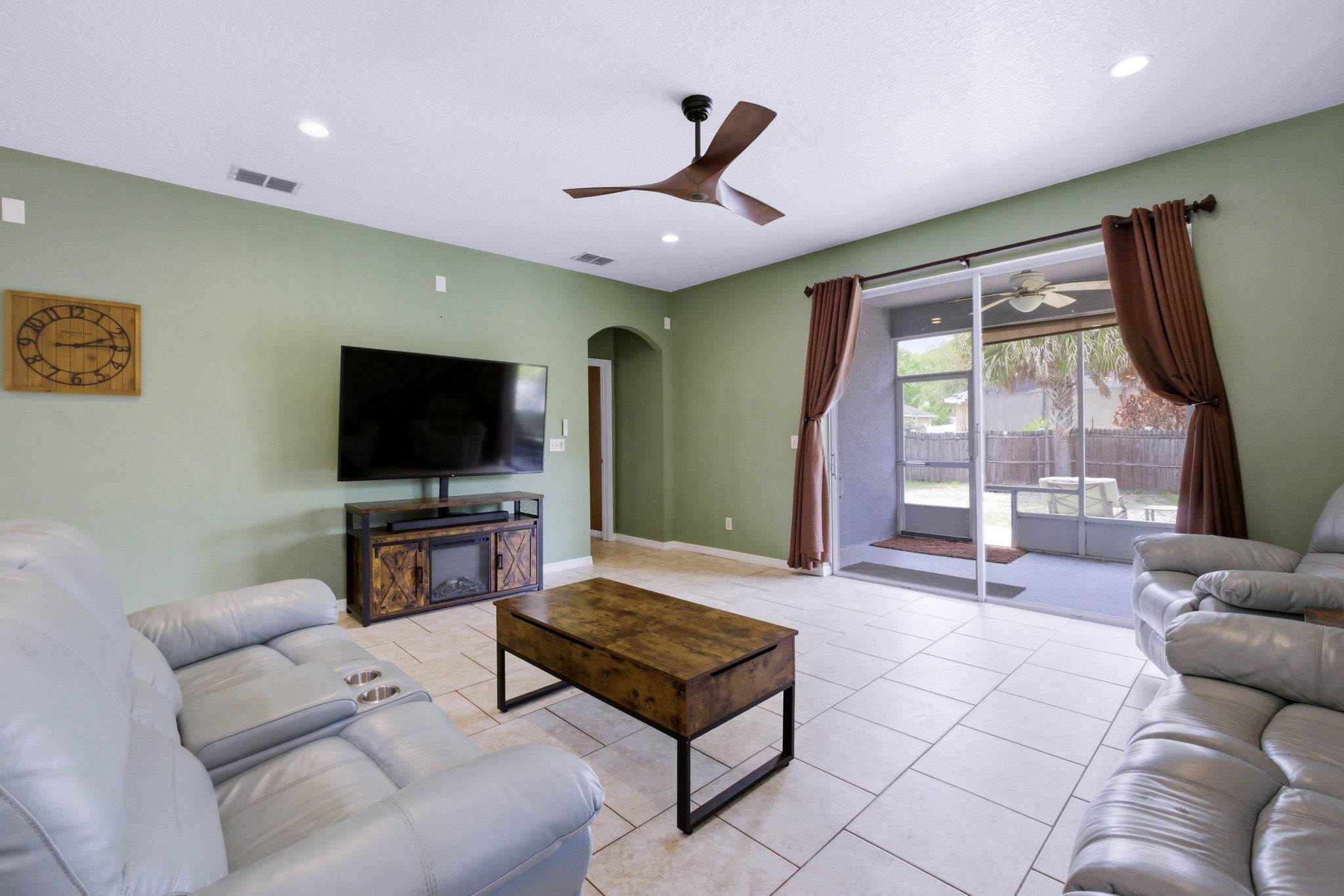35937 Dawn Drive, Leesburg, FL 34788