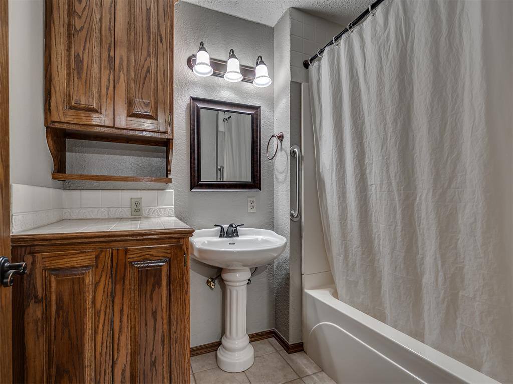 48110 Hardesty Road, Earlsboro, OK 74840