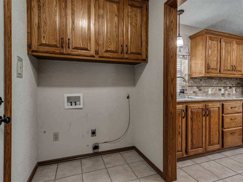 48110 Hardesty Road, Earlsboro, OK 74840