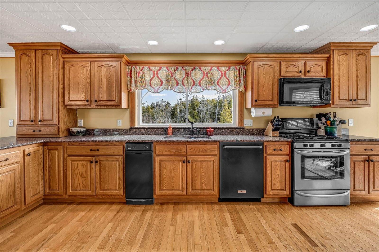 2080 Lakeview Road, Lake View Plt, ME 04463