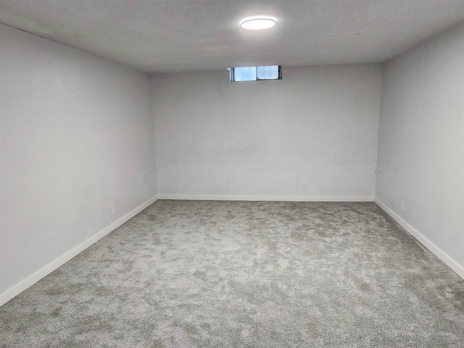 9039 East Skinner St, Wichita, KS 67207