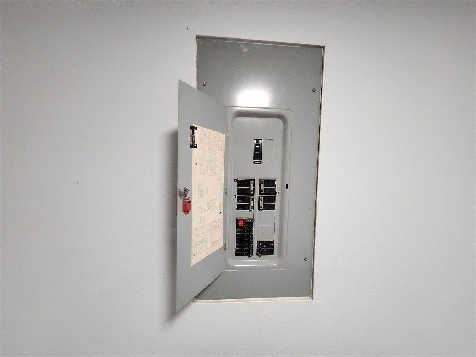 9039 East Skinner St, Wichita, KS 67207