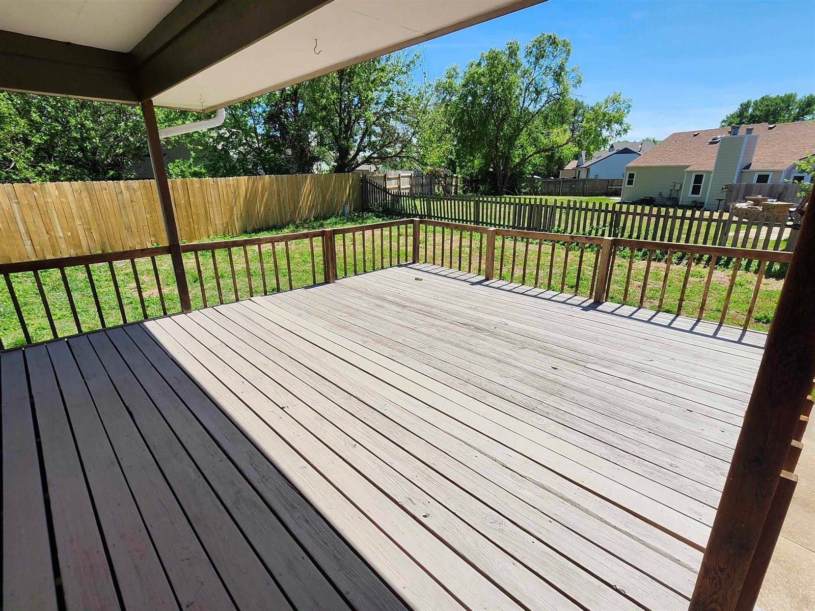 9039 East Skinner St, Wichita, KS 67207