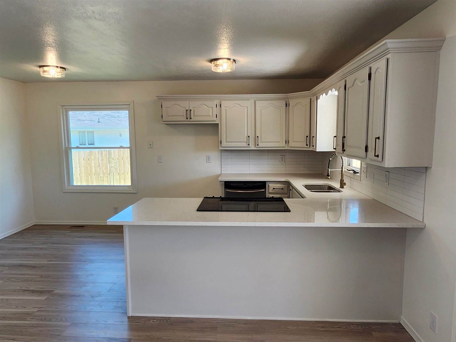 9039 East Skinner St, Wichita, KS 67207