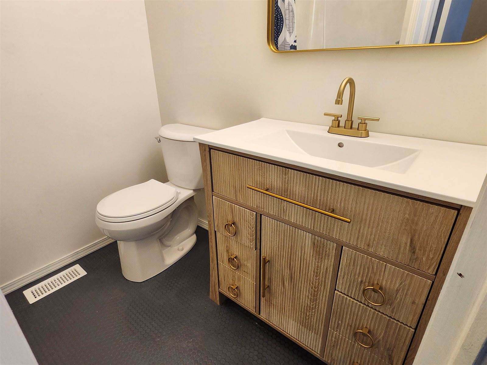 9039 East Skinner St, Wichita, KS 67207