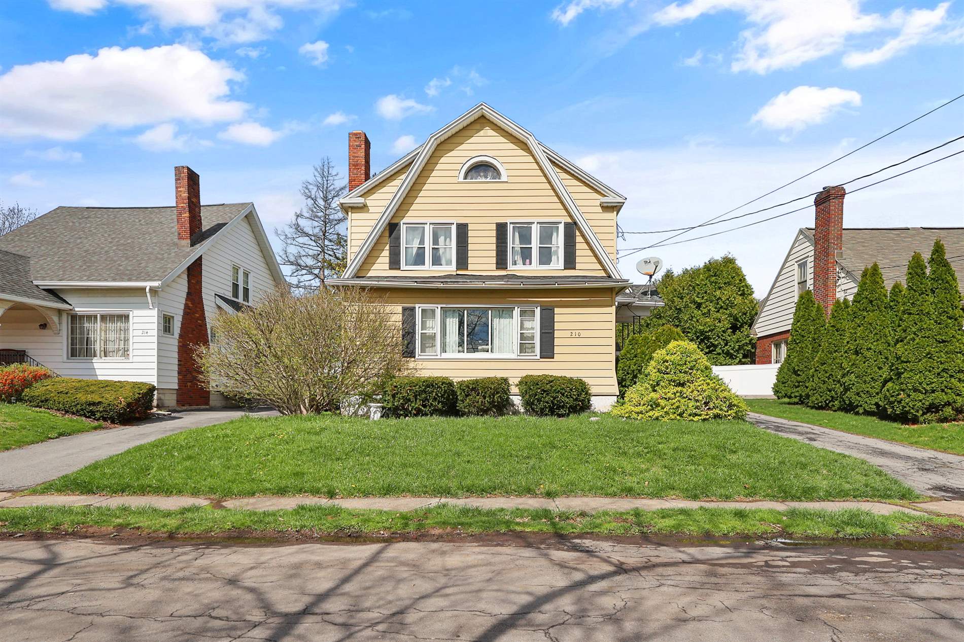 210 Willumae Dr, Syracuse, NY 13208