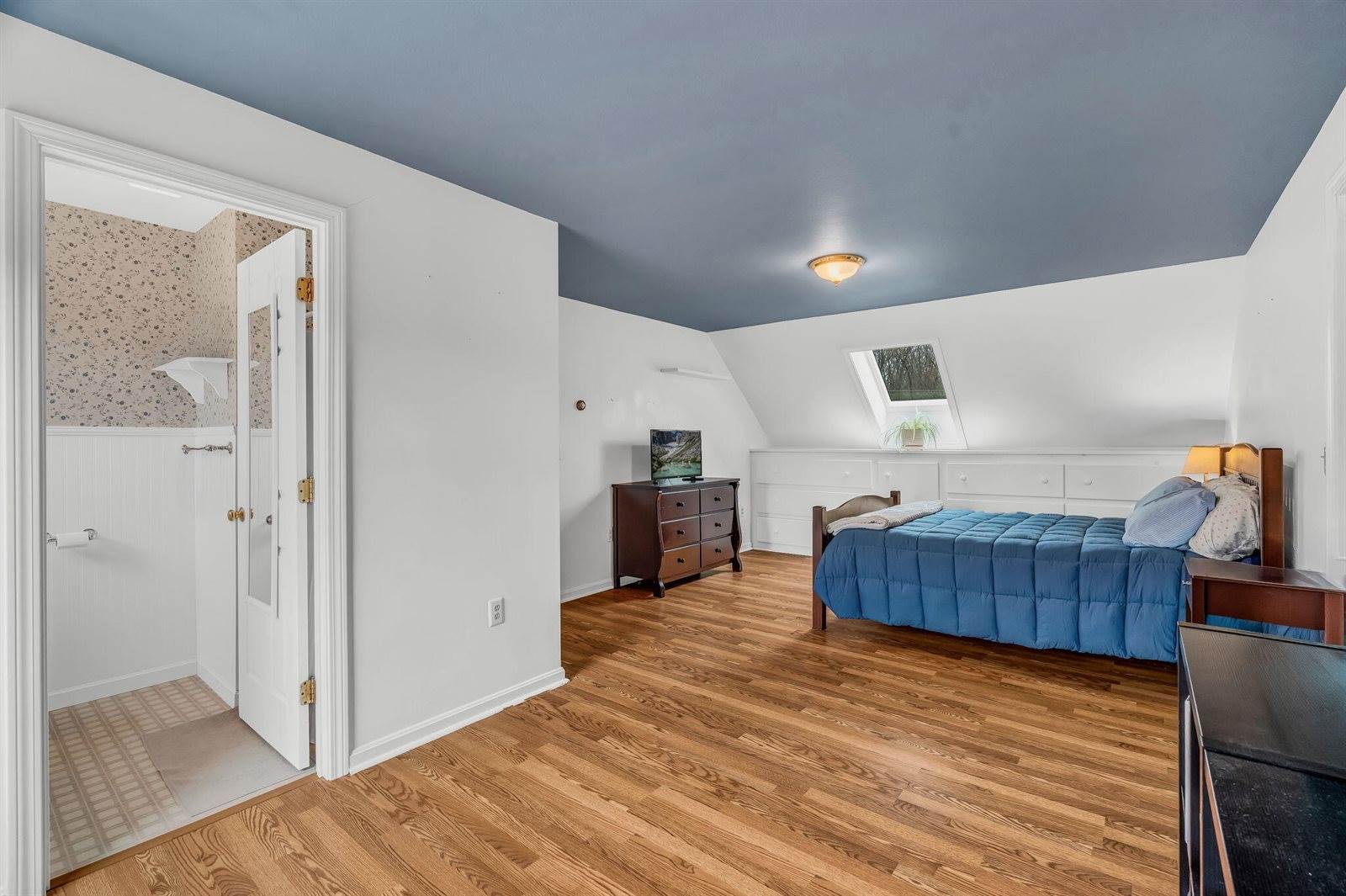 115 Old County Road, Hampden, ME 04444