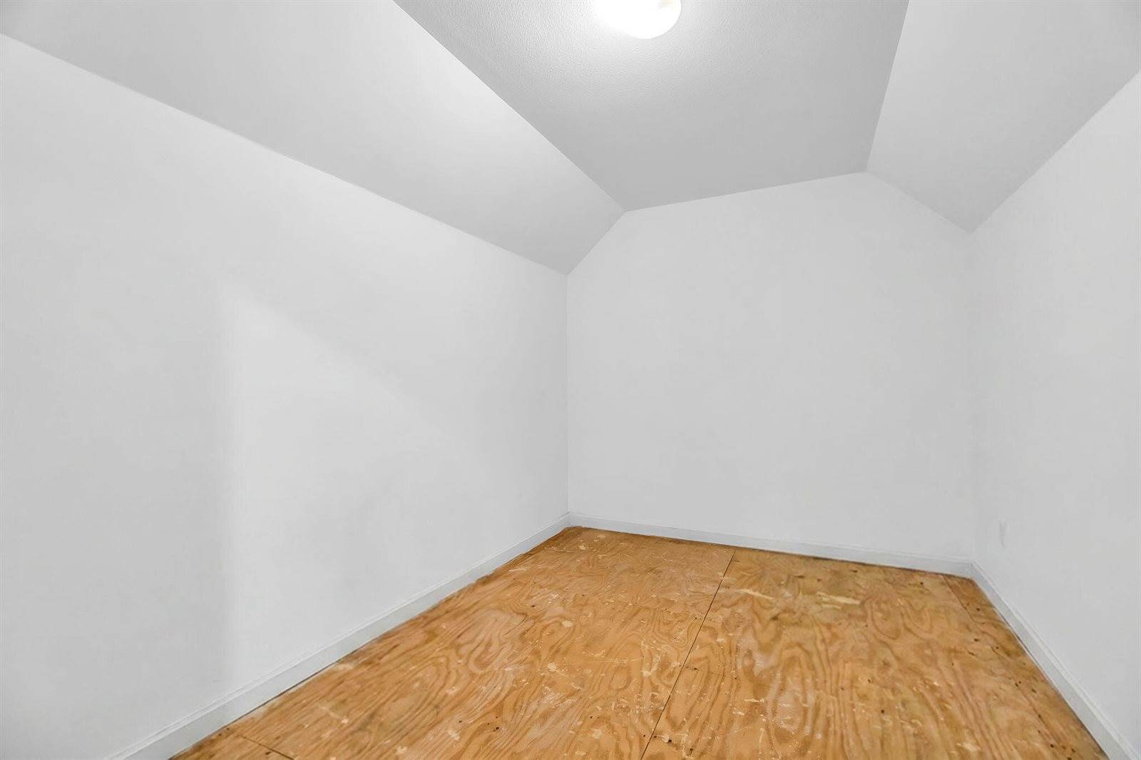 115 Old County Road, Hampden, ME 04444