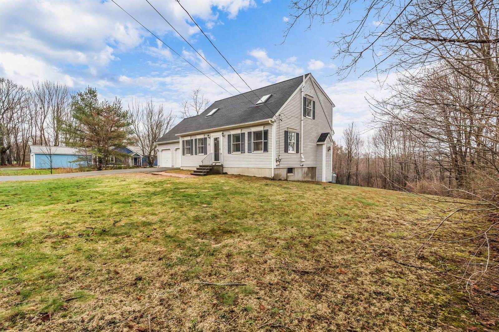 115 Old County Road, Hampden, ME 04444