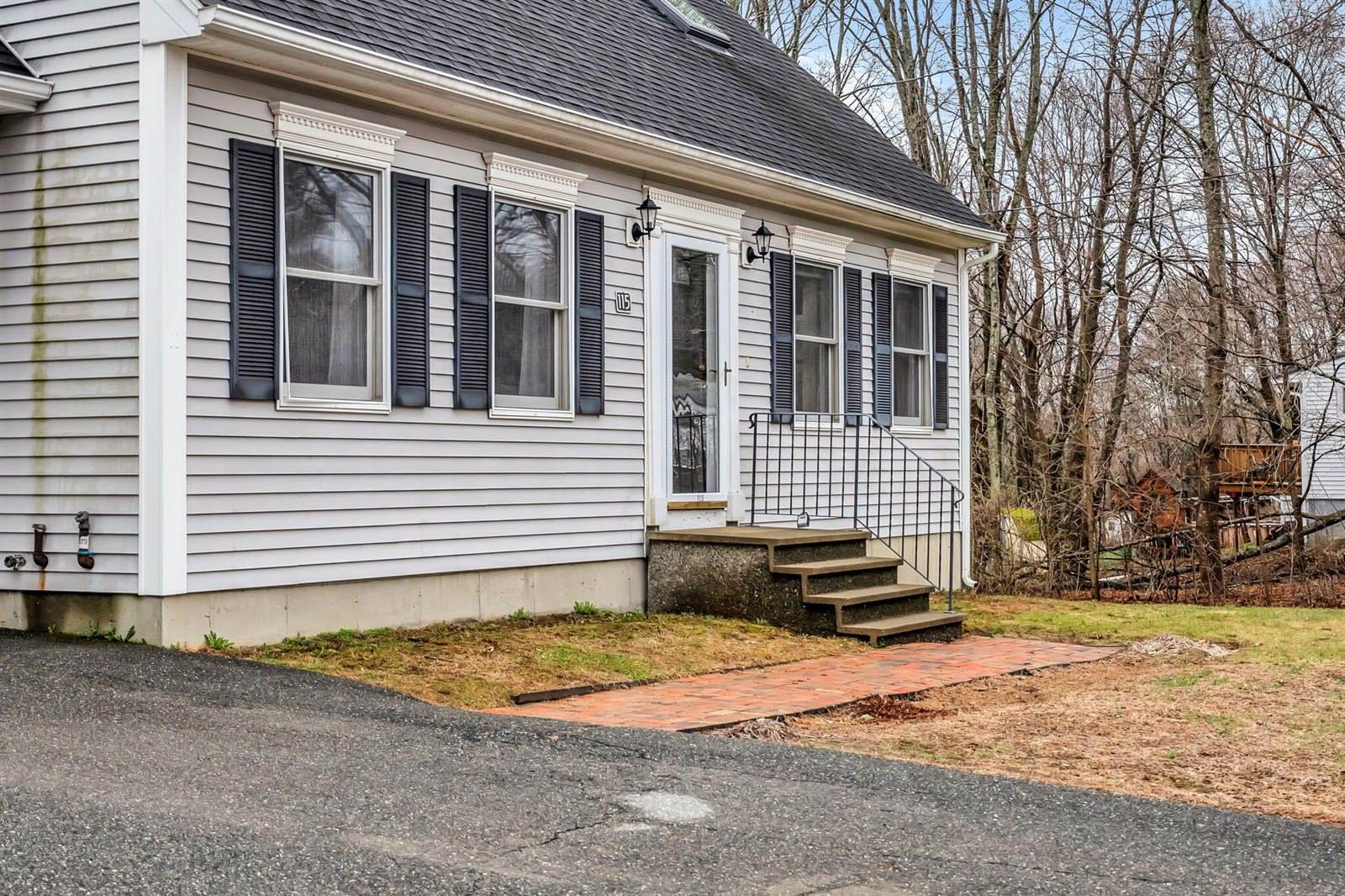 115 Old County Road, Hampden, ME 04444