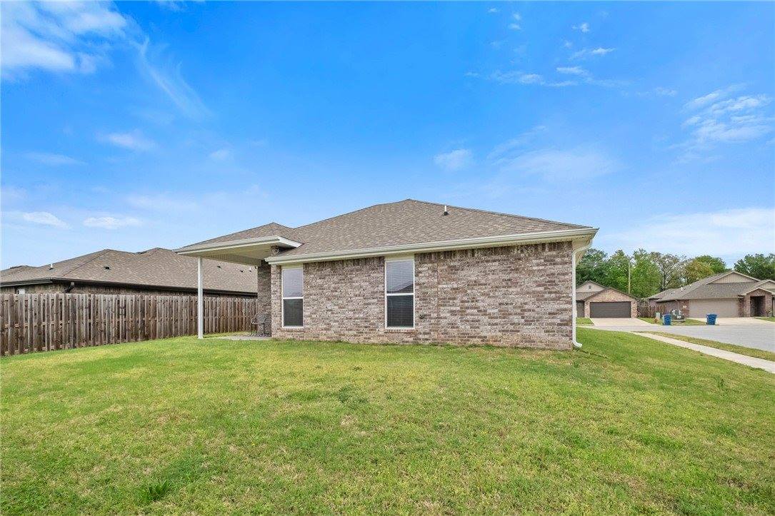 6005 NW Grant Street, Bentonville, AR 72713