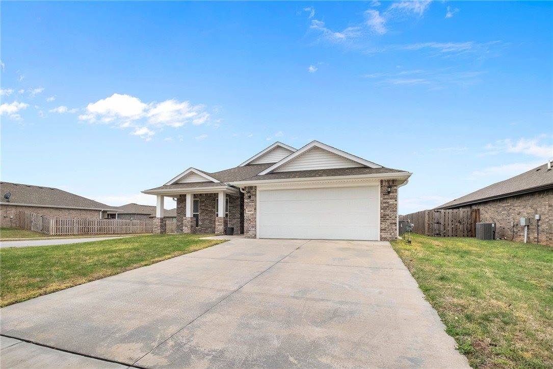 6005 NW Grant Street, Bentonville, AR 72713
