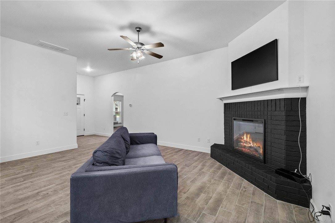 6005 NW Grant Street, Bentonville, AR 72713