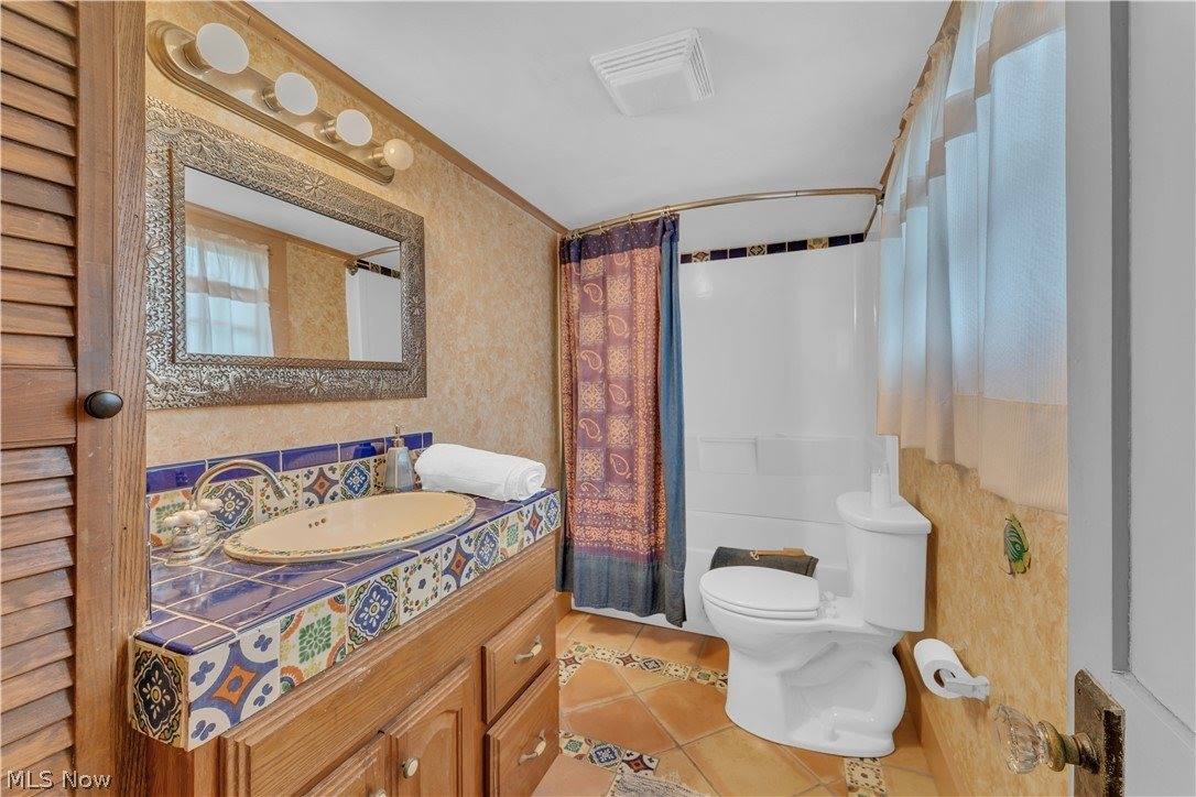 6486 East Garfield Road, Petersburg, OH 44454