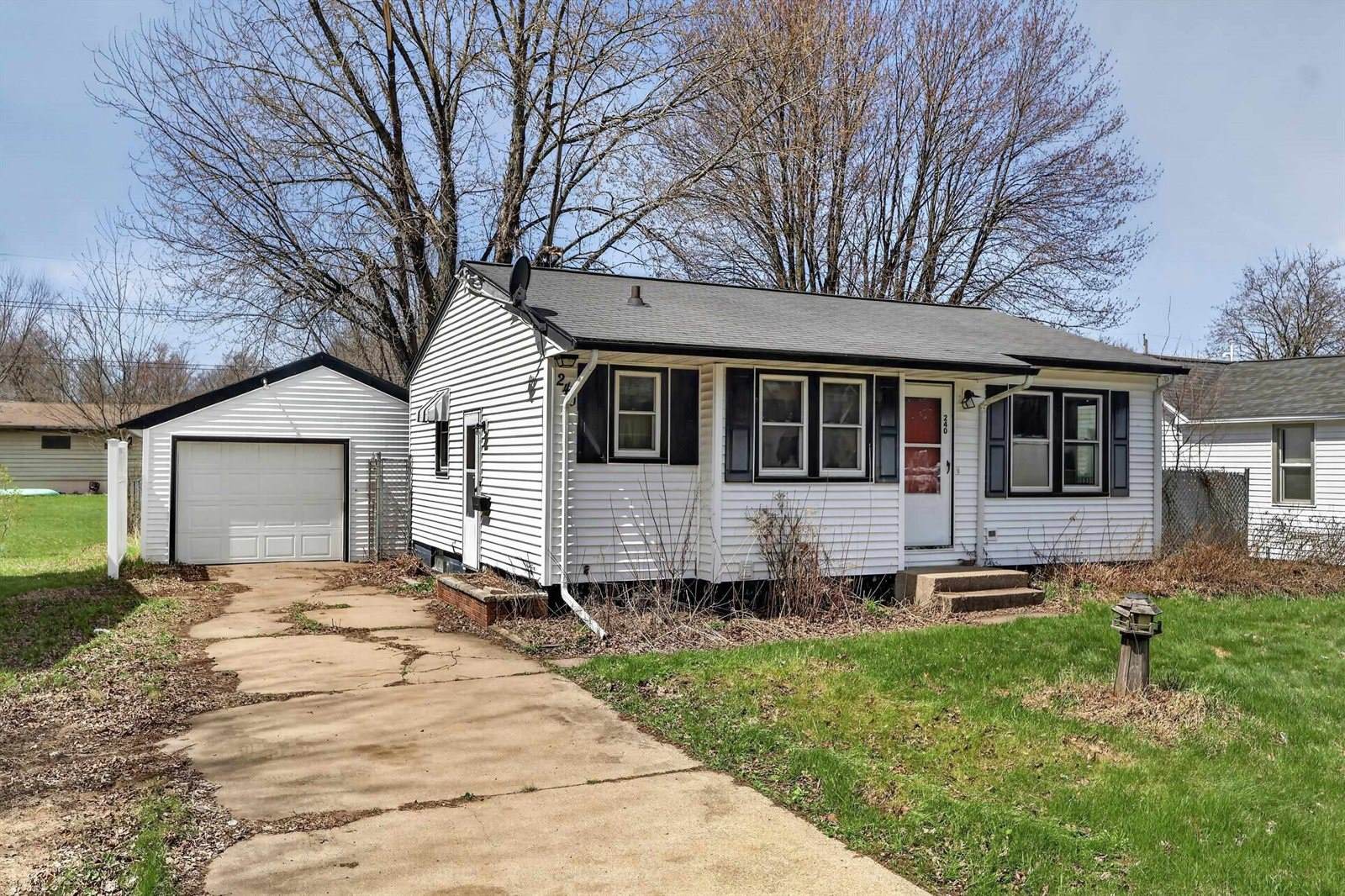 240 20th Avenue South, Wisconsin Rapids, WI 54495