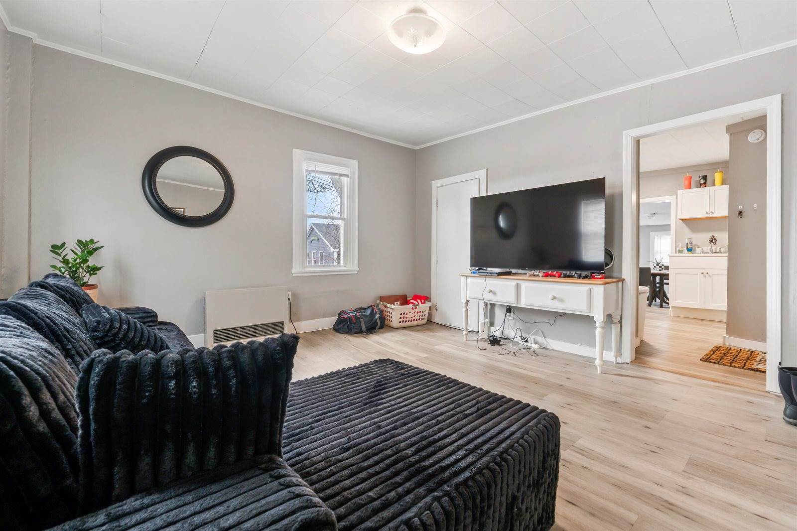 16 Main Street, Topsham, ME 04086