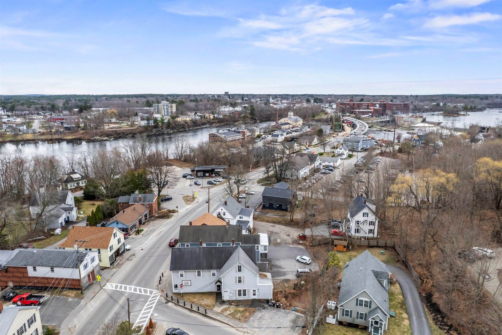 16 Main Street, Topsham, ME 04086