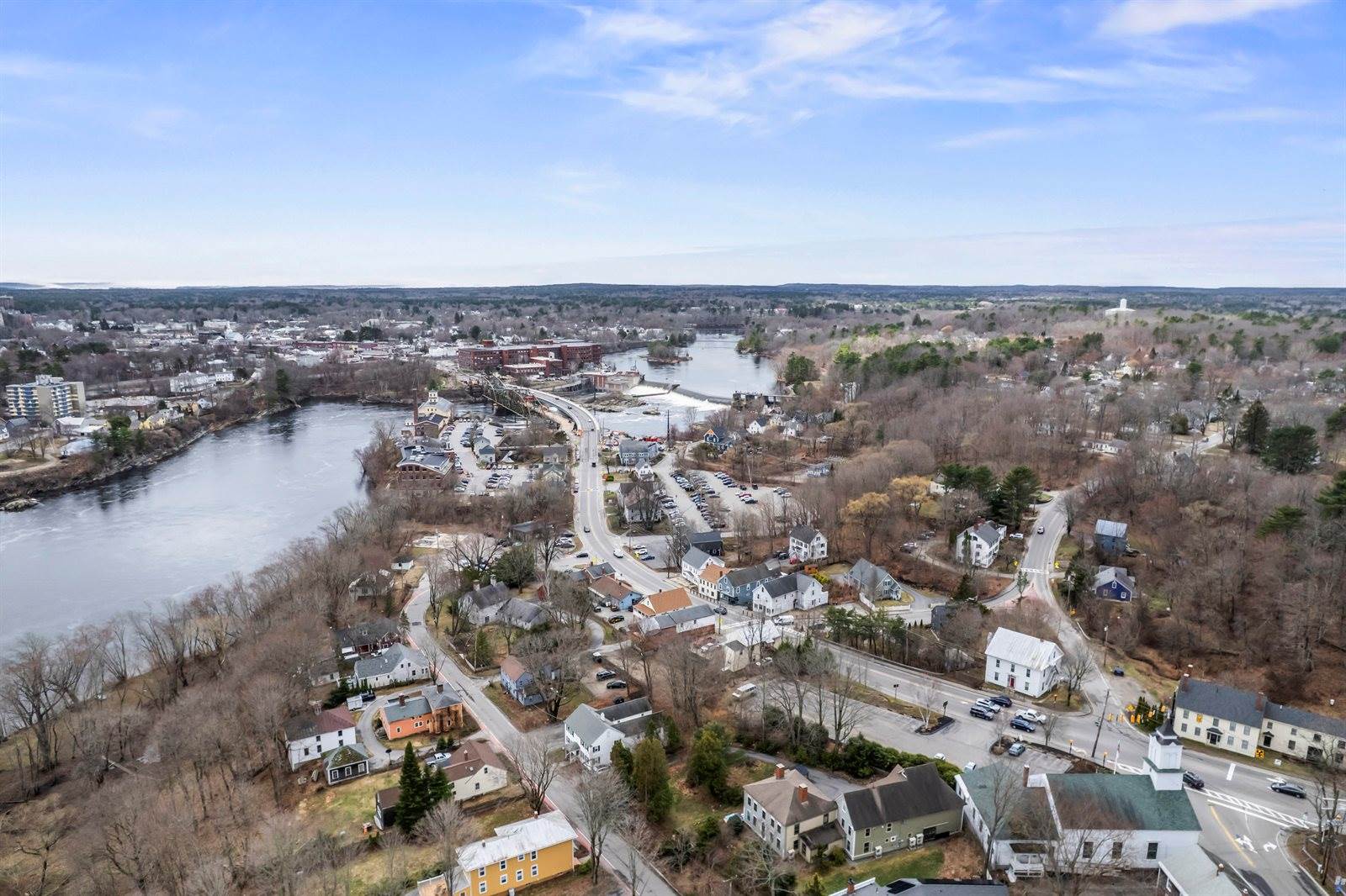 16 Main Street, Topsham, ME 04086