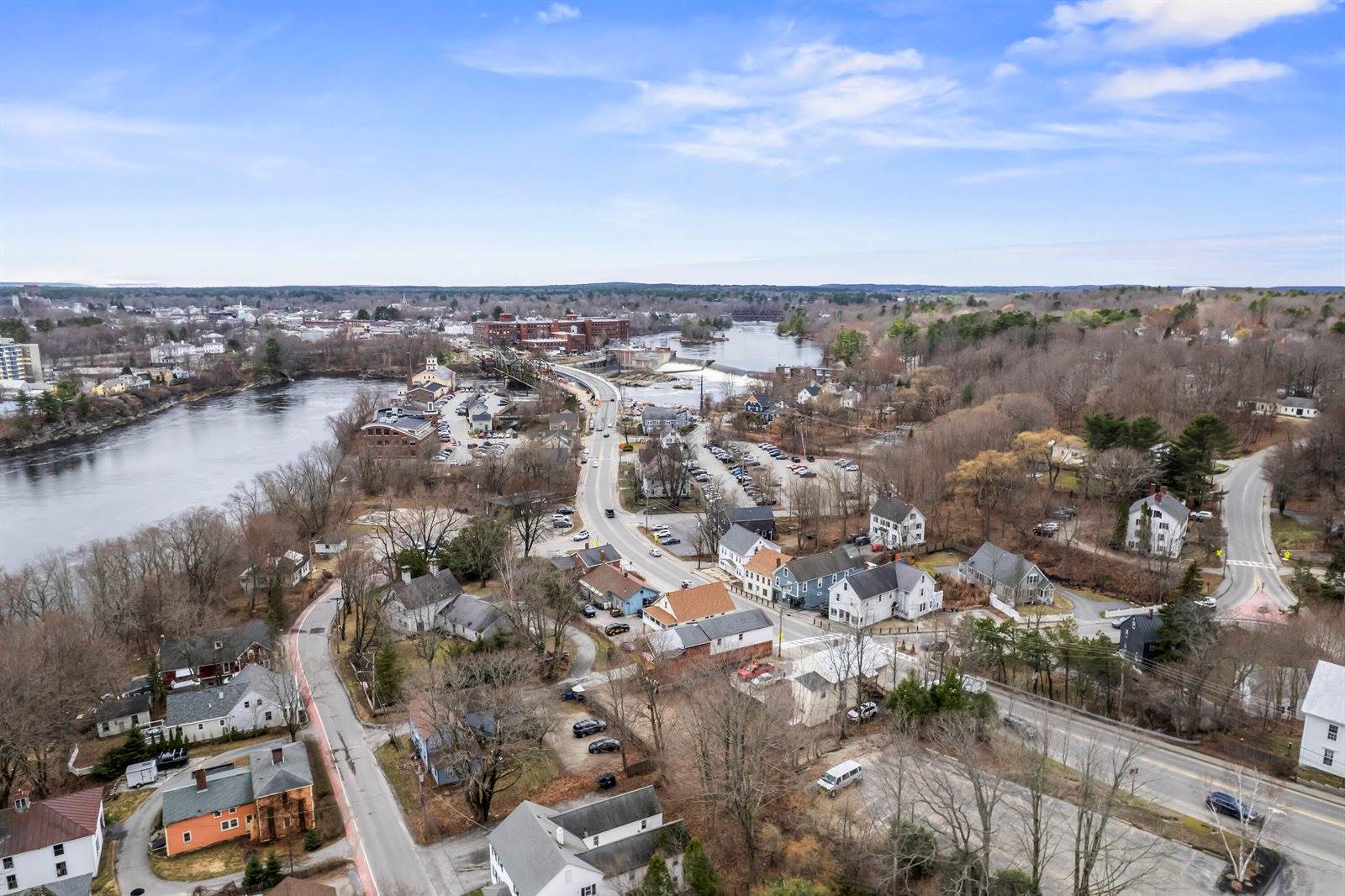16 Main Street, Topsham, ME 04086