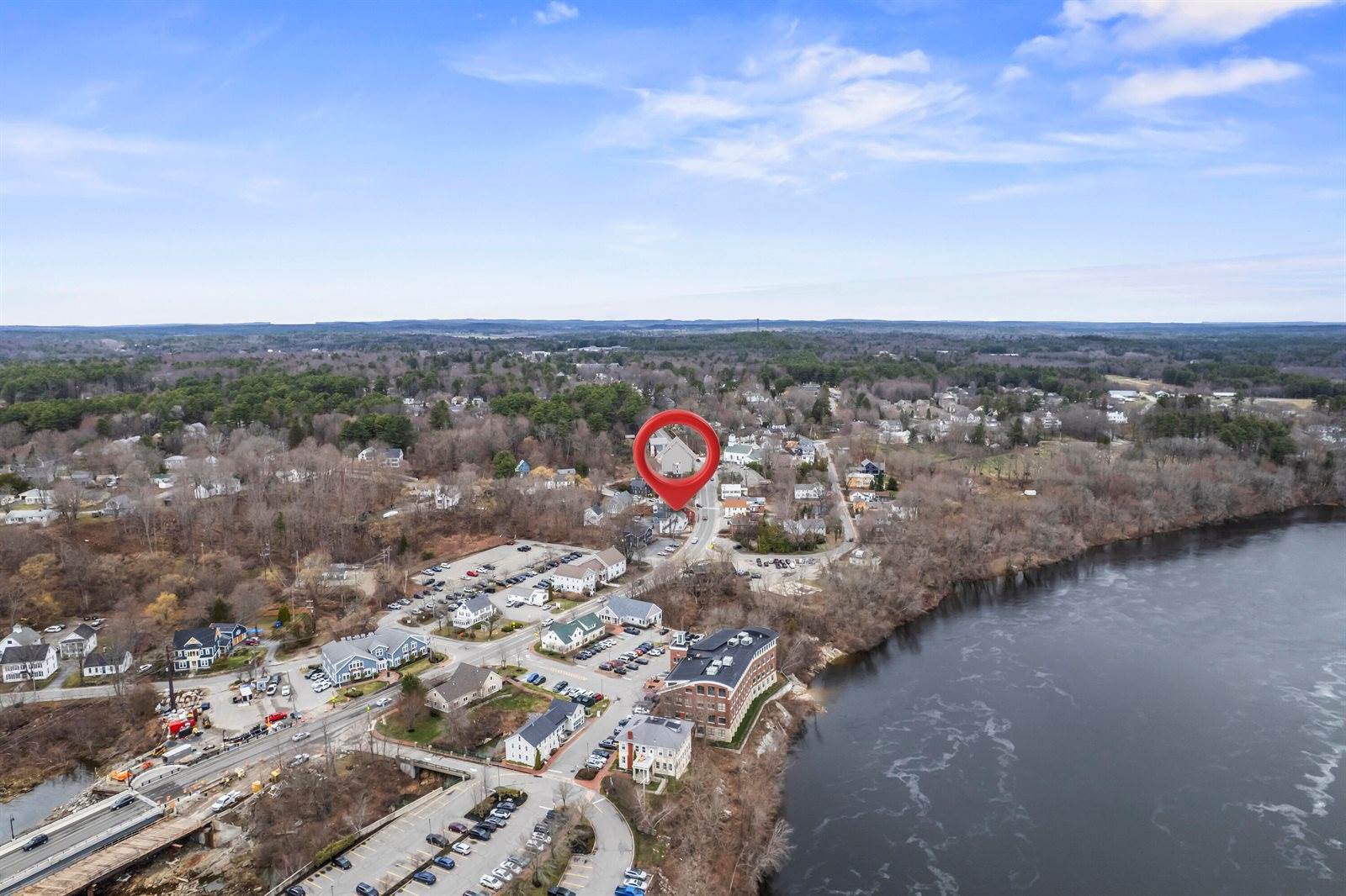16 Main Street, Topsham, ME 04086
